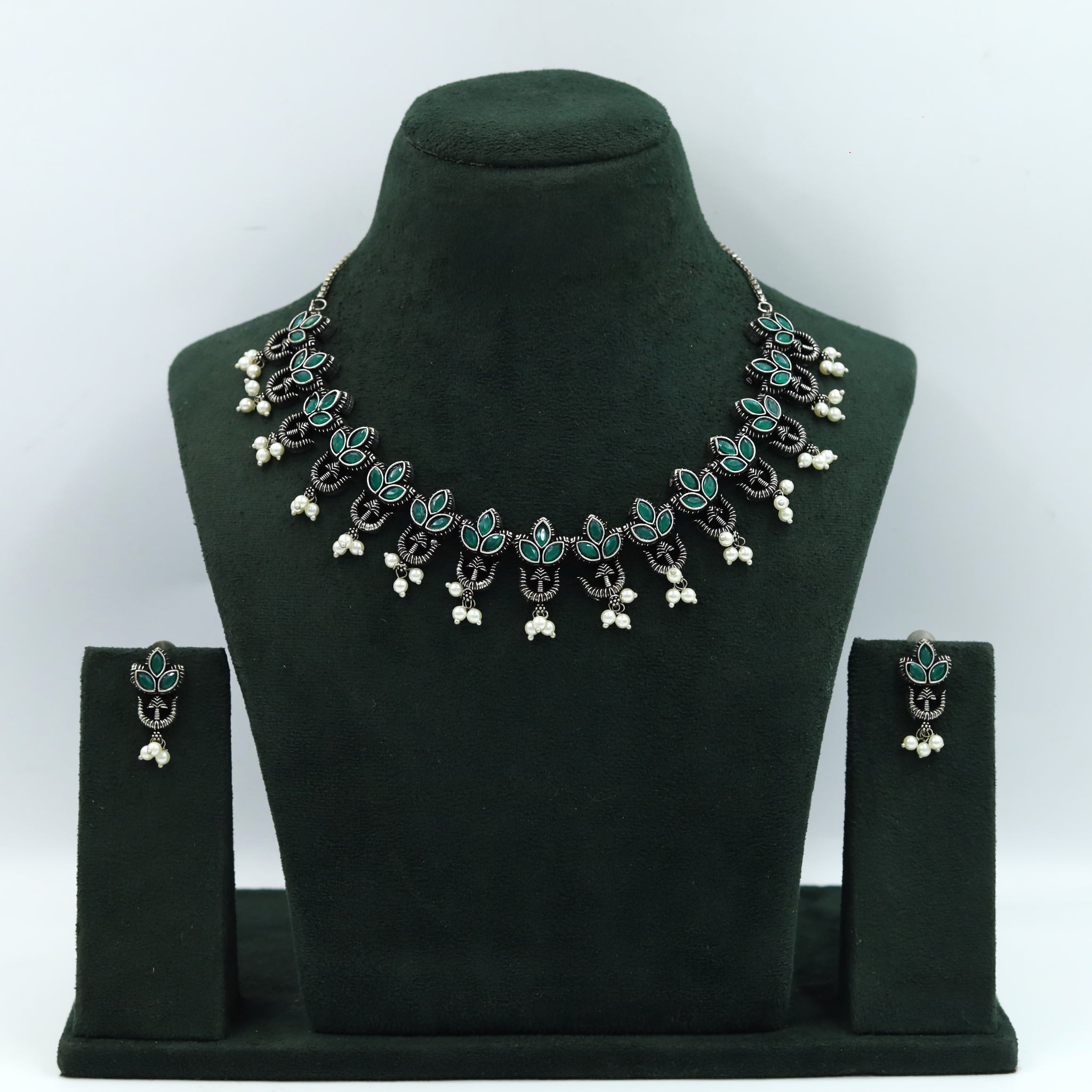 Round Neck Oxidized Necklace Set 13223-33