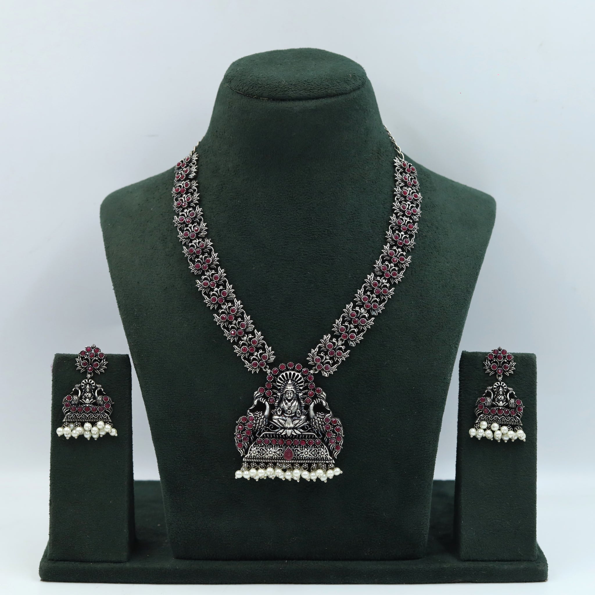 Round Neck Oxidized Temple Necklace Set 15028-33