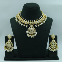 Round Neck Jadau Necklace Set 15981-65