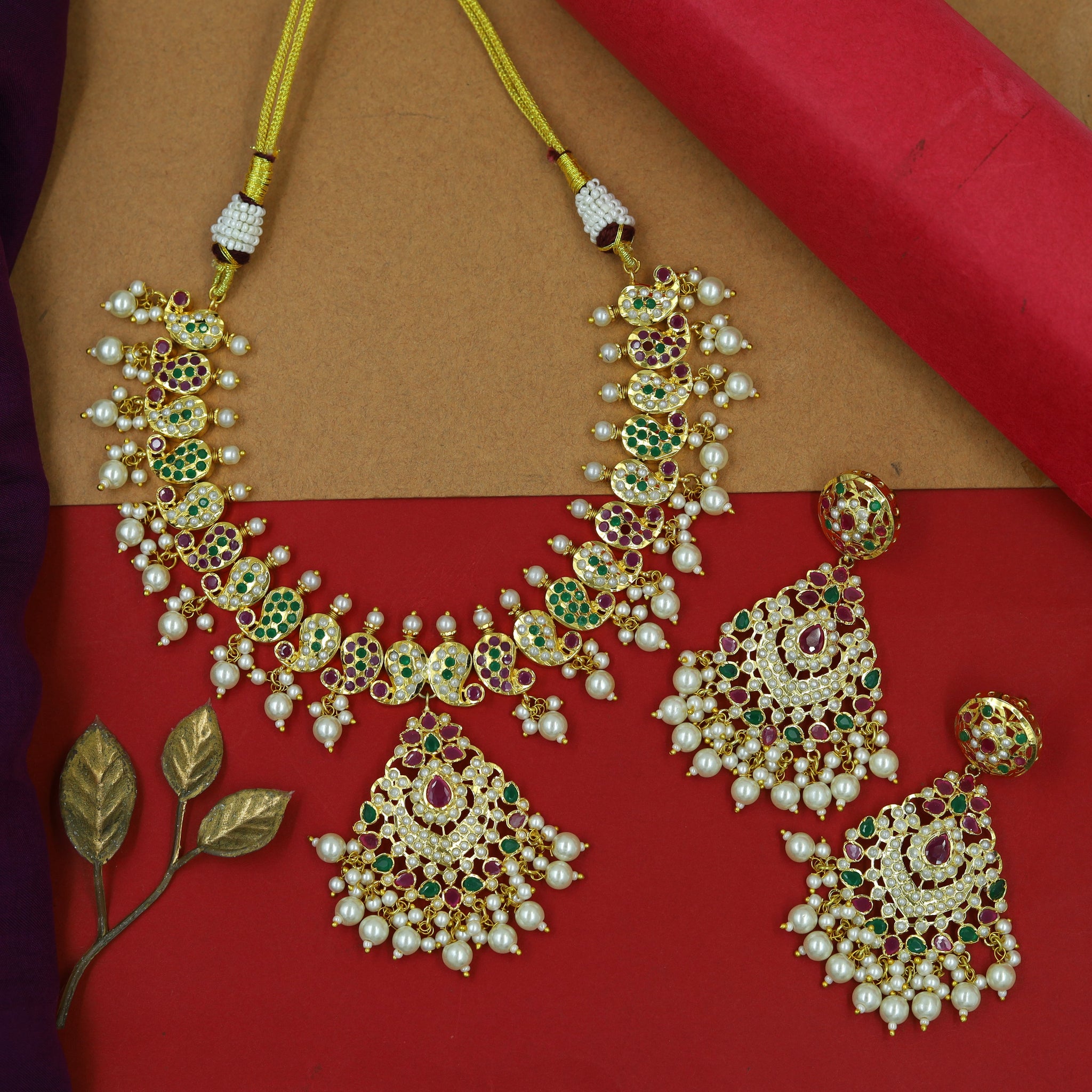 Round Neck Jadau Necklace Set 15981-65