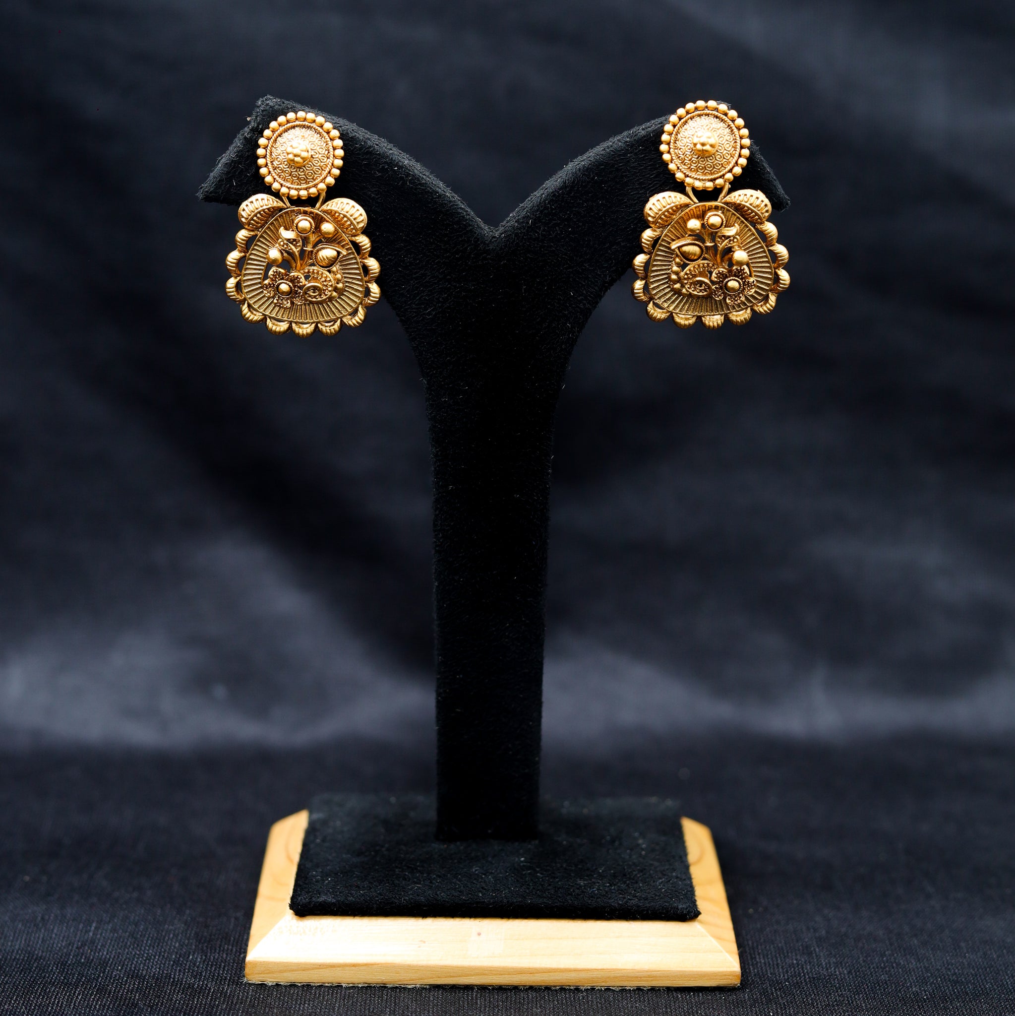 Antique Gold Plated Round Neck Necklace Set 10030-28