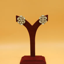 Medium Kundan Pendant Set 18093-69