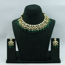 Round Neck Kundan Necklace Set 15621-28