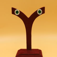 Light Kundan Pendant Set 18522-28