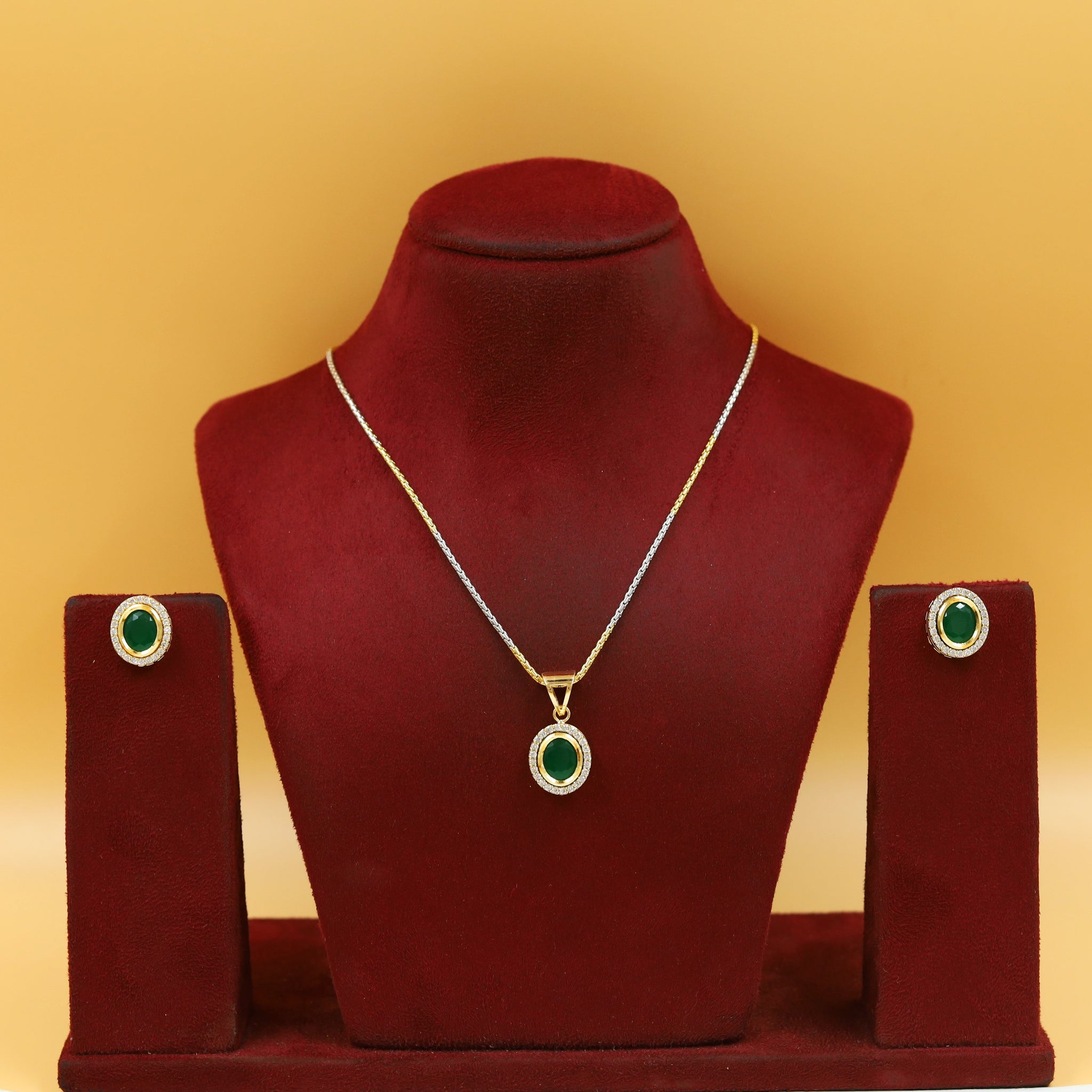 Light Kundan Pendant Set 18522-28