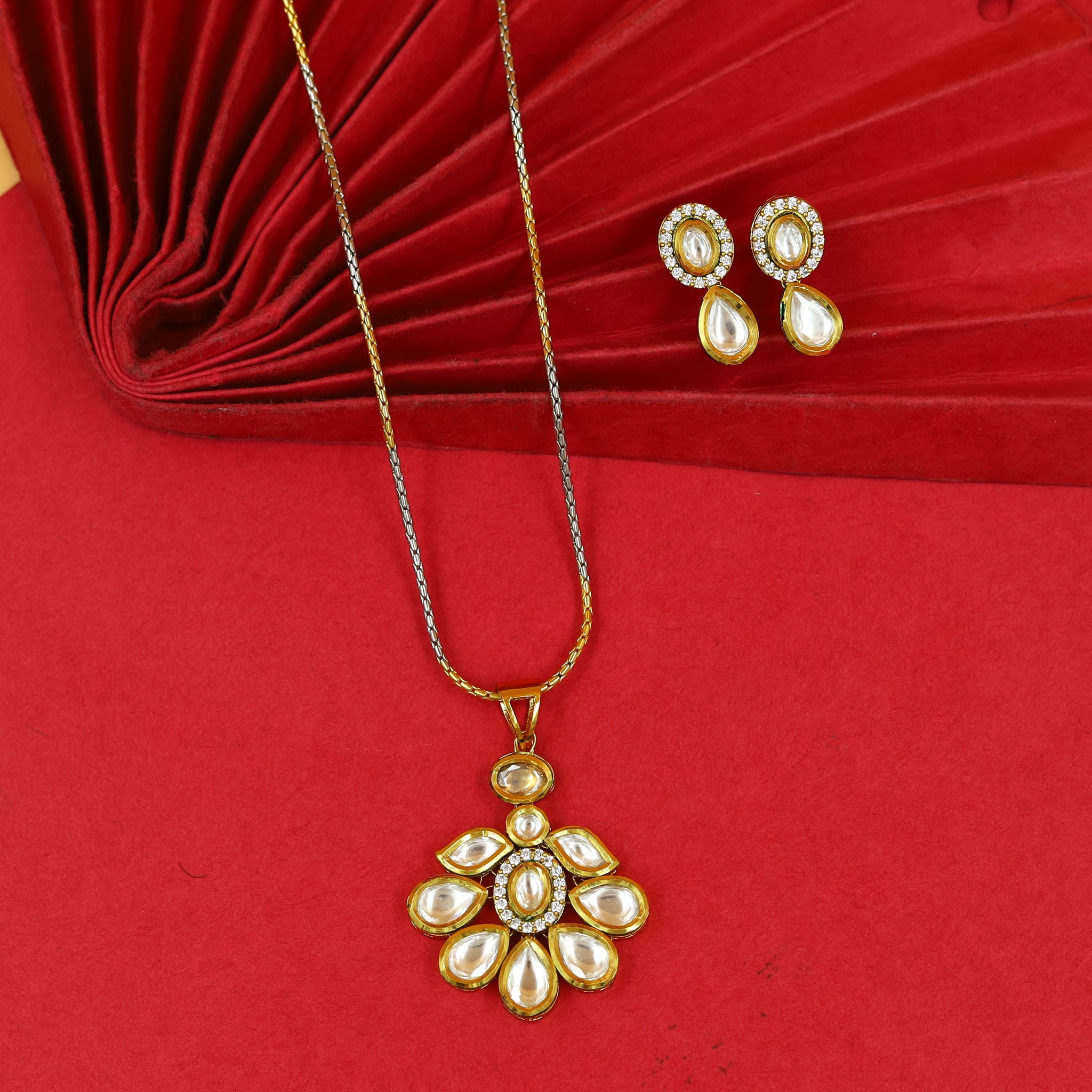 Light Kundan Pendant Set 7821-21