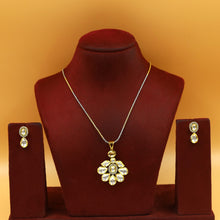 Light Kundan Pendant Set 7821-21