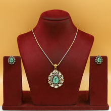 Light Kundan Pendant Set 18335-28