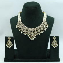 Exemplary Quality Round Neck Kundan Necklace Set 15630-28