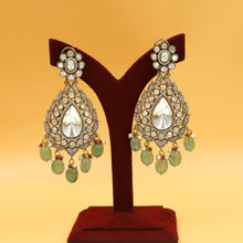 Antique Gold Plated Round Neck Kundan Necklace Set 18129-95