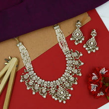 Exemplary Quality Round Neck Kundan Necklace Set 15630-28