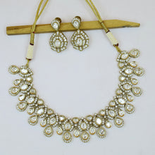Round Neck Kundan Necklace Set 19265-28