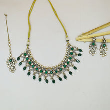 Antique Gold Plated Round Neck Kundan Necklace Set 19243-28