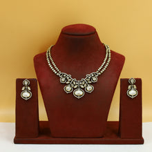 Round Neck Kundan Necklace Set 19799-68