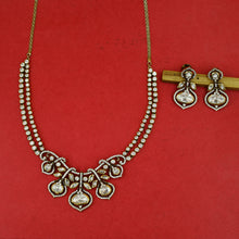 Round Neck Kundan Necklace Set 19799-68