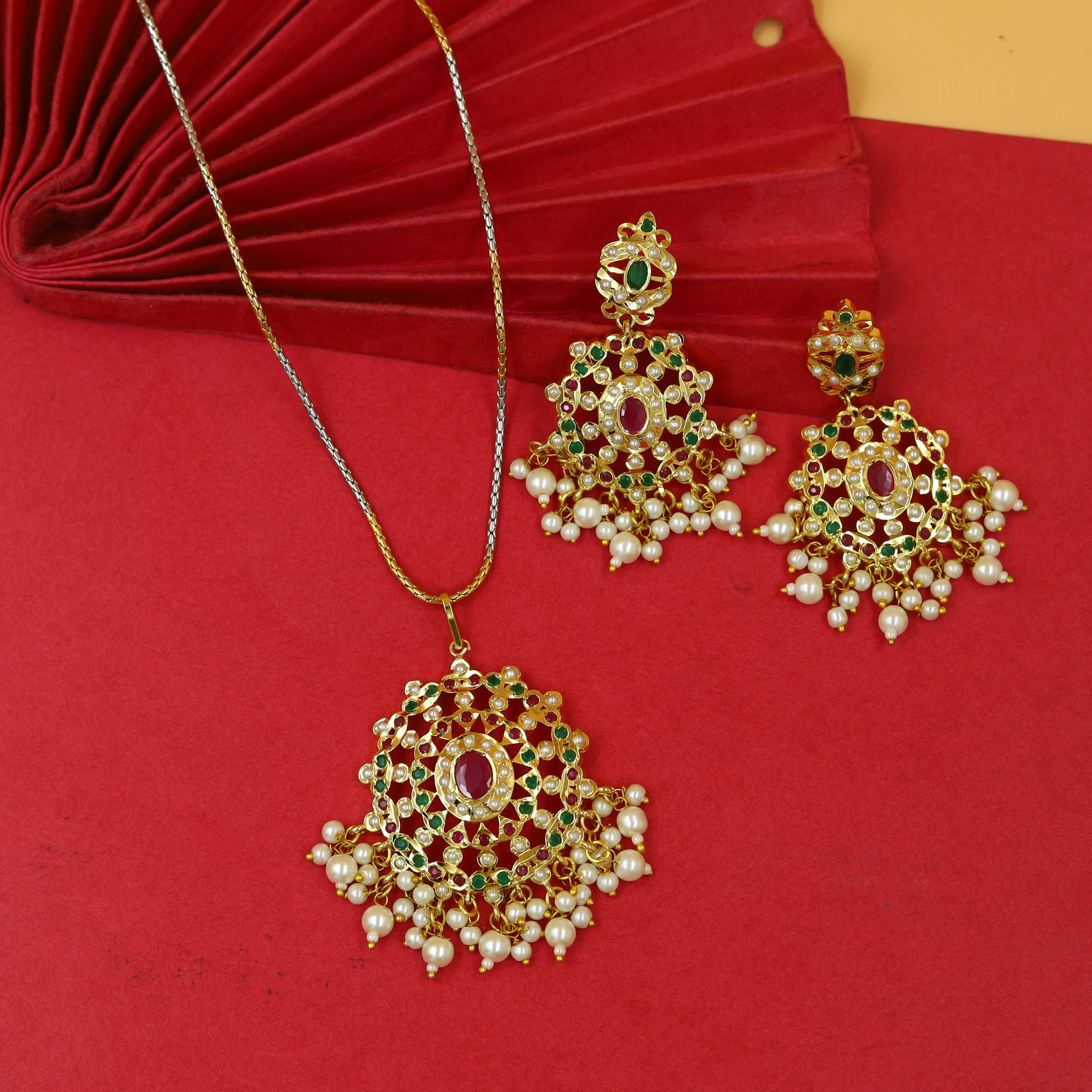 Traditional Jadau Pendant Set 18611-65