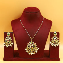 Traditional Jadau Pendant Set 18611-65