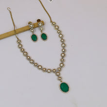 Round Neck Kundan Necklace Set 18920-69