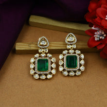 Round Neck Kundan Necklace Set 15510-91