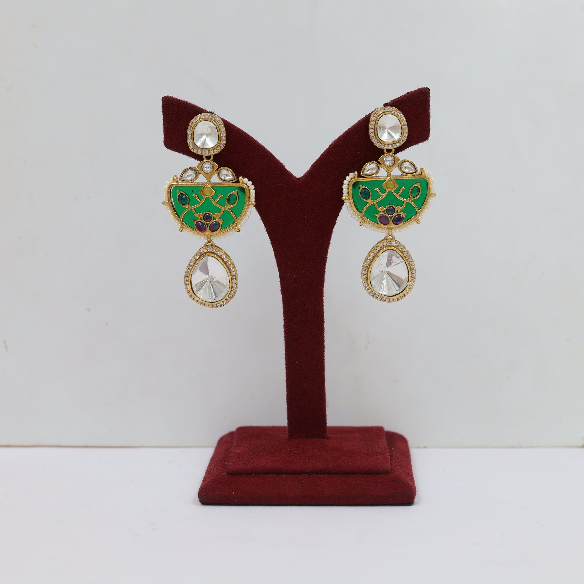 Sabyasachi Inspired Round Neck Kundan Necklace Set 18969-21