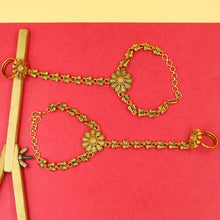 Antique Gold Finish Hathphool 18353-28