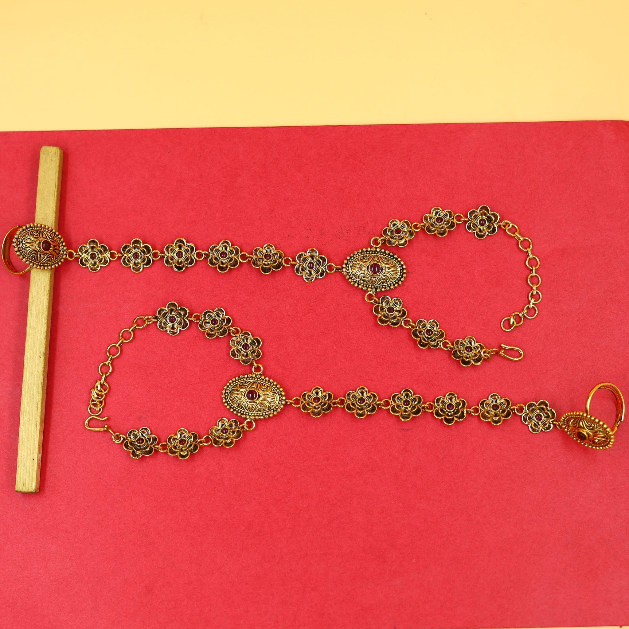 Antique Gold finish Hathphool 12944-9585