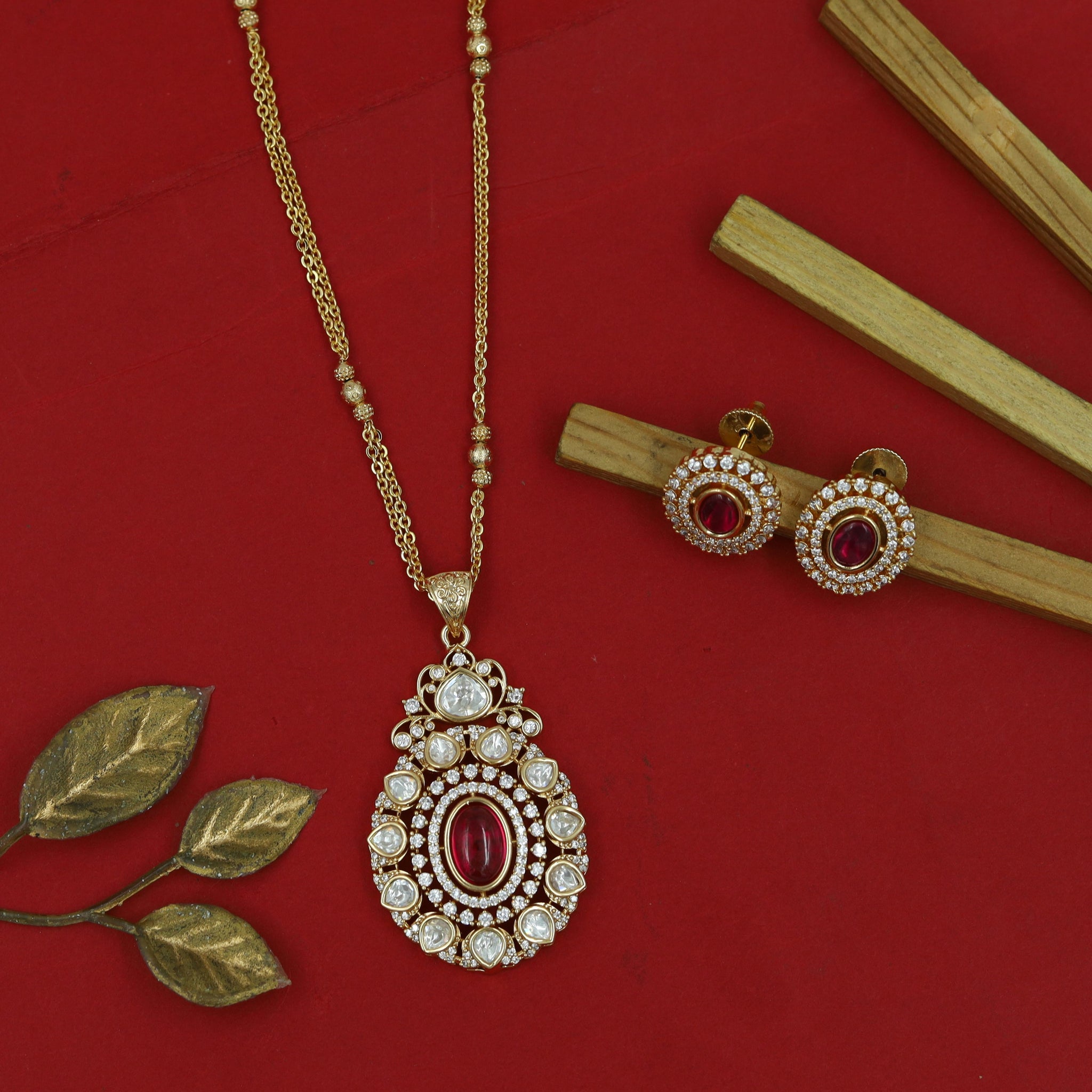 Stylish Kundan Pendant Set 16477-68