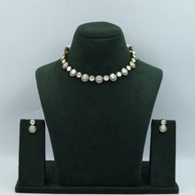 Round Neck Kundan Necklace Set 16727-28