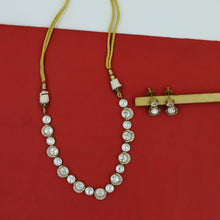 Round Neck Kundan Necklace Set 16727-28