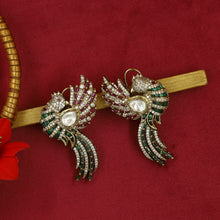 Round Neck Kundan Necklace Set 21229-28