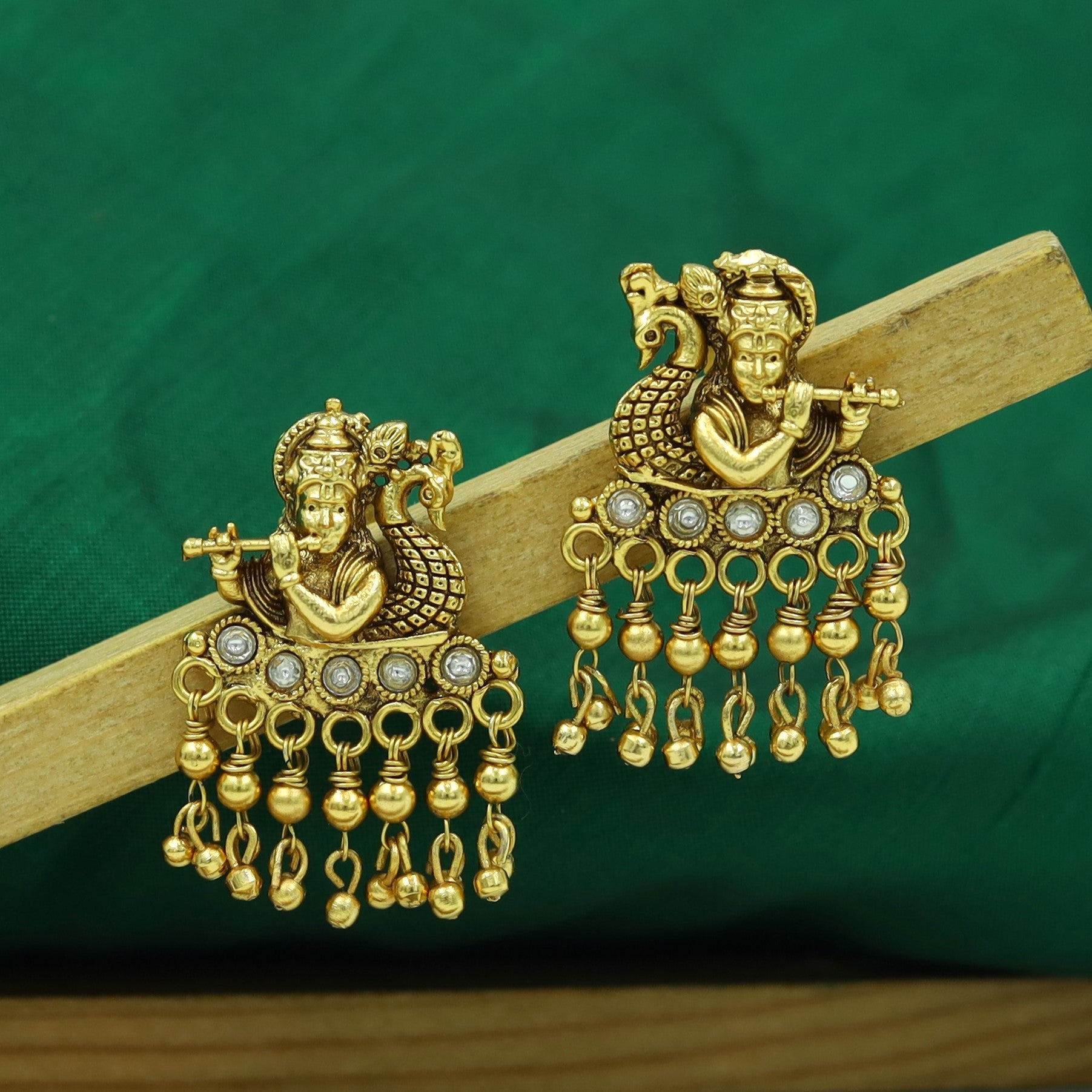 Antique Gold Plated Light Earring 15765-28