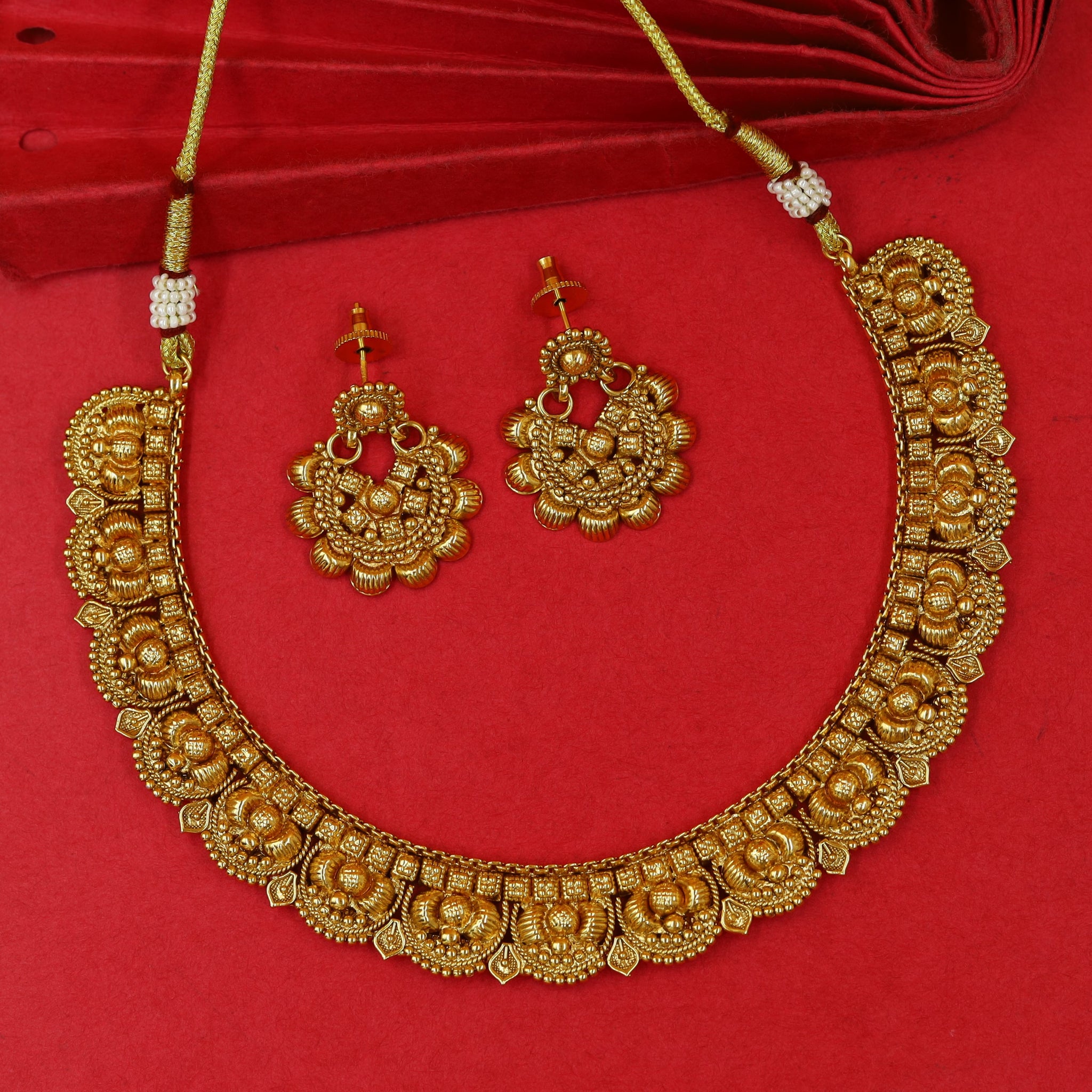 Round Neck Gold Look Necklace Set 17844-33