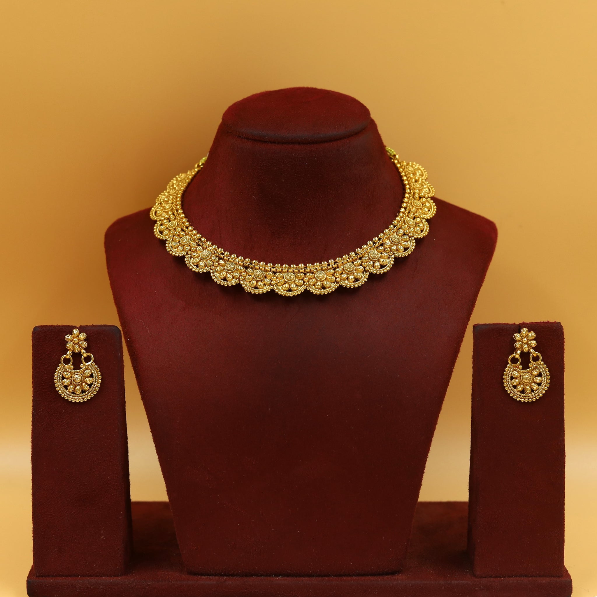 Round Neck Gold Look Necklace Set 17842-33