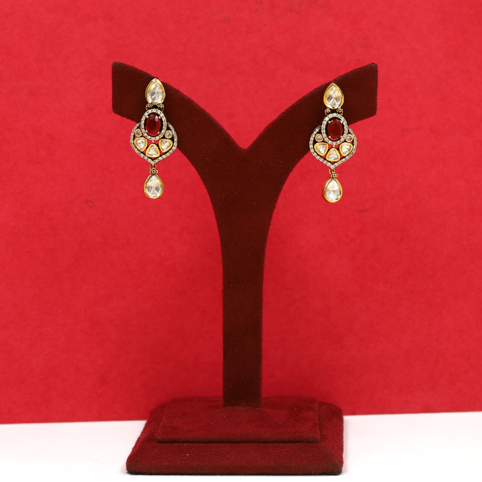 Light Kundan Earring 18336-28