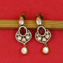 Light Kundan Earring 18336-28