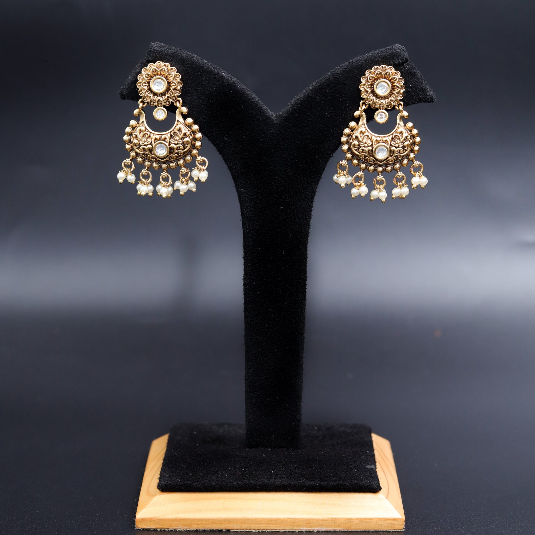 Antique Gold Plated Round Neck Necklace Set 10047-28