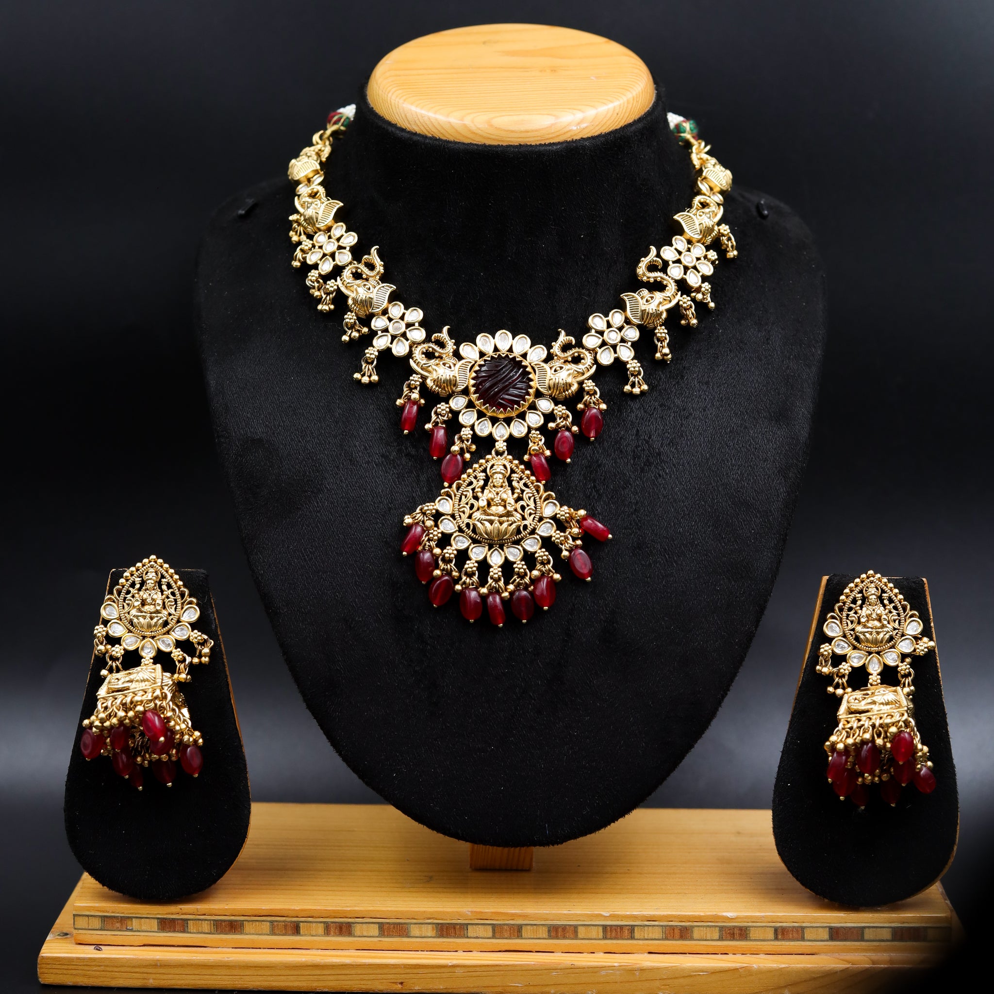Antique Gold Plated Round Neck Temple Necklace Set 10058-28