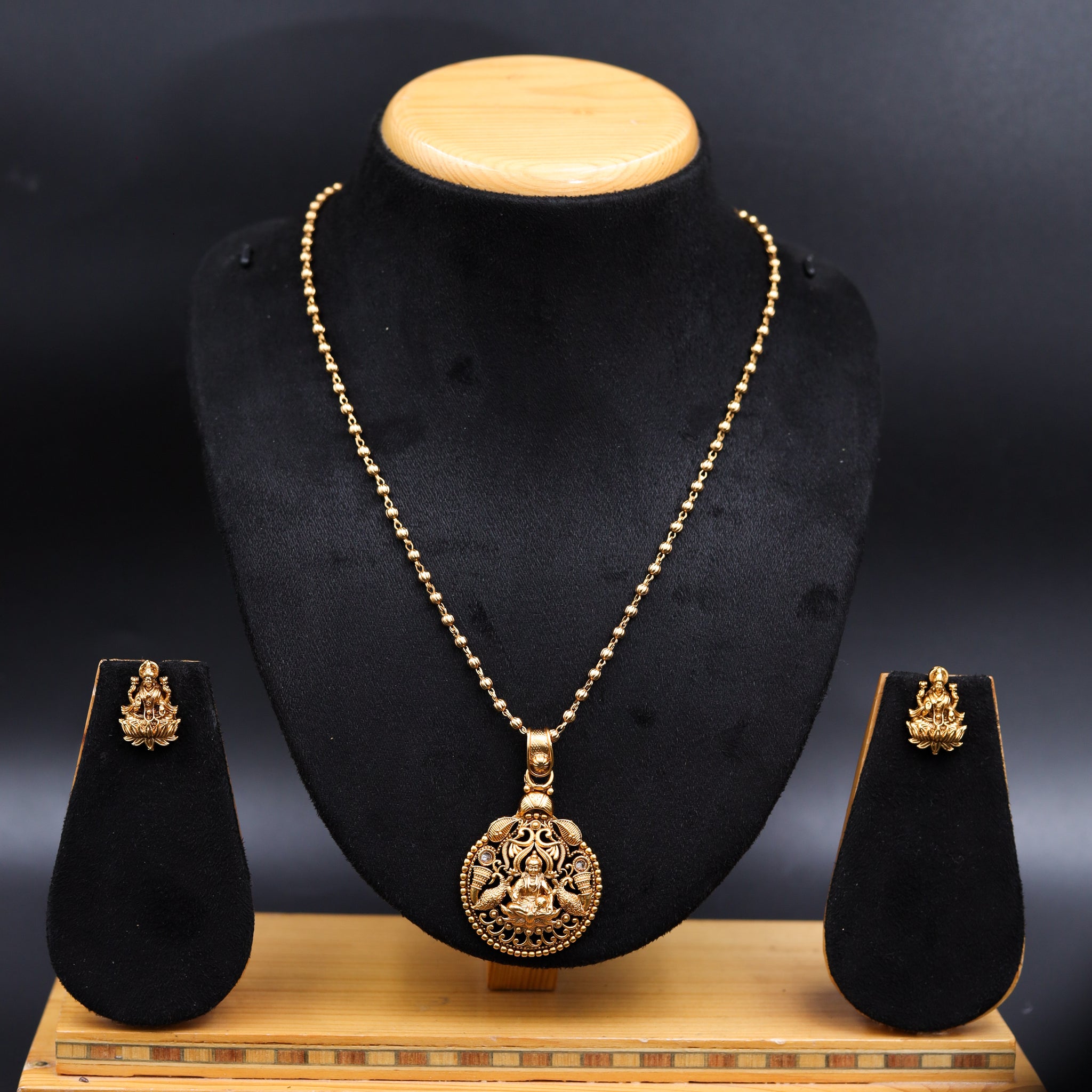 Antique Gold Plated Light Temple Pendant Set 10063-28