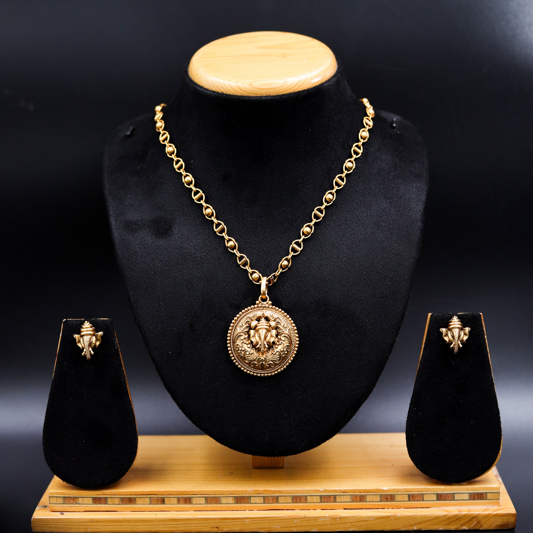 Antique Gold Plated Light Temple Pendant Set 10064-28