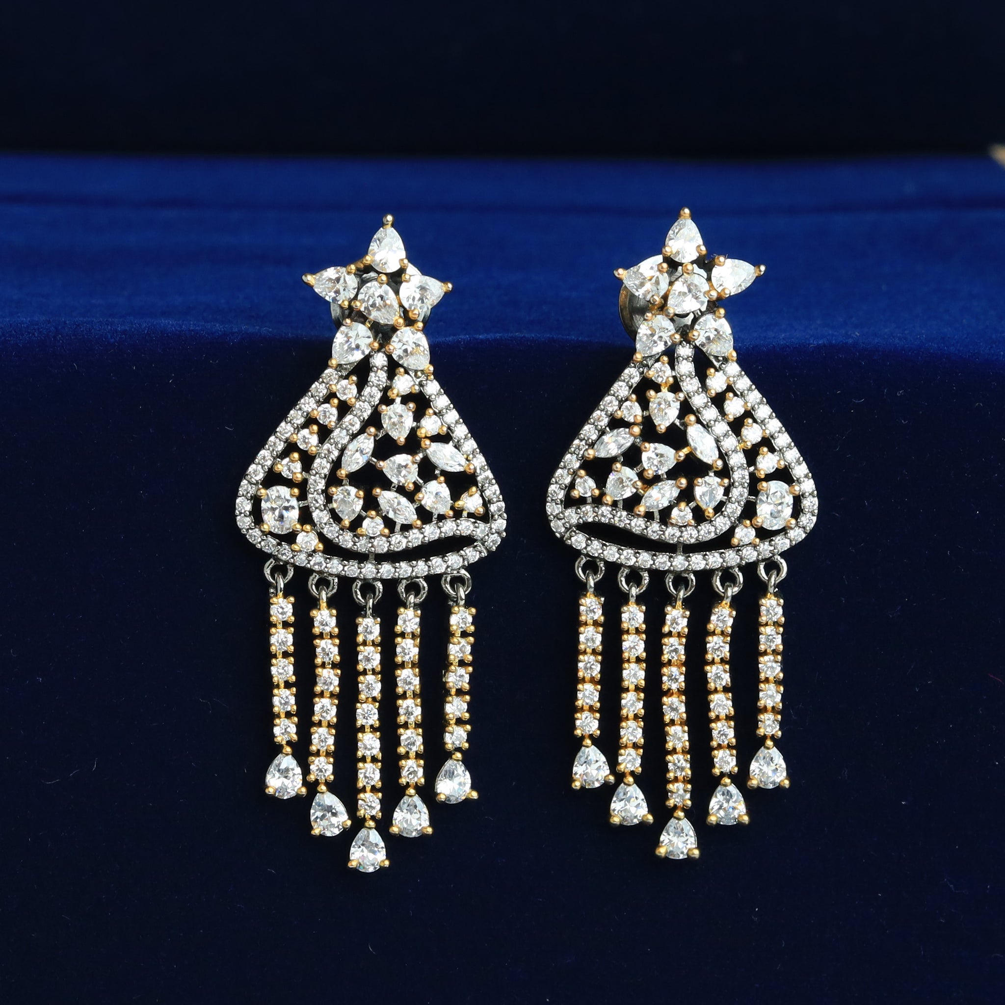 Light Earring Zircon/AD Earring 8828-100