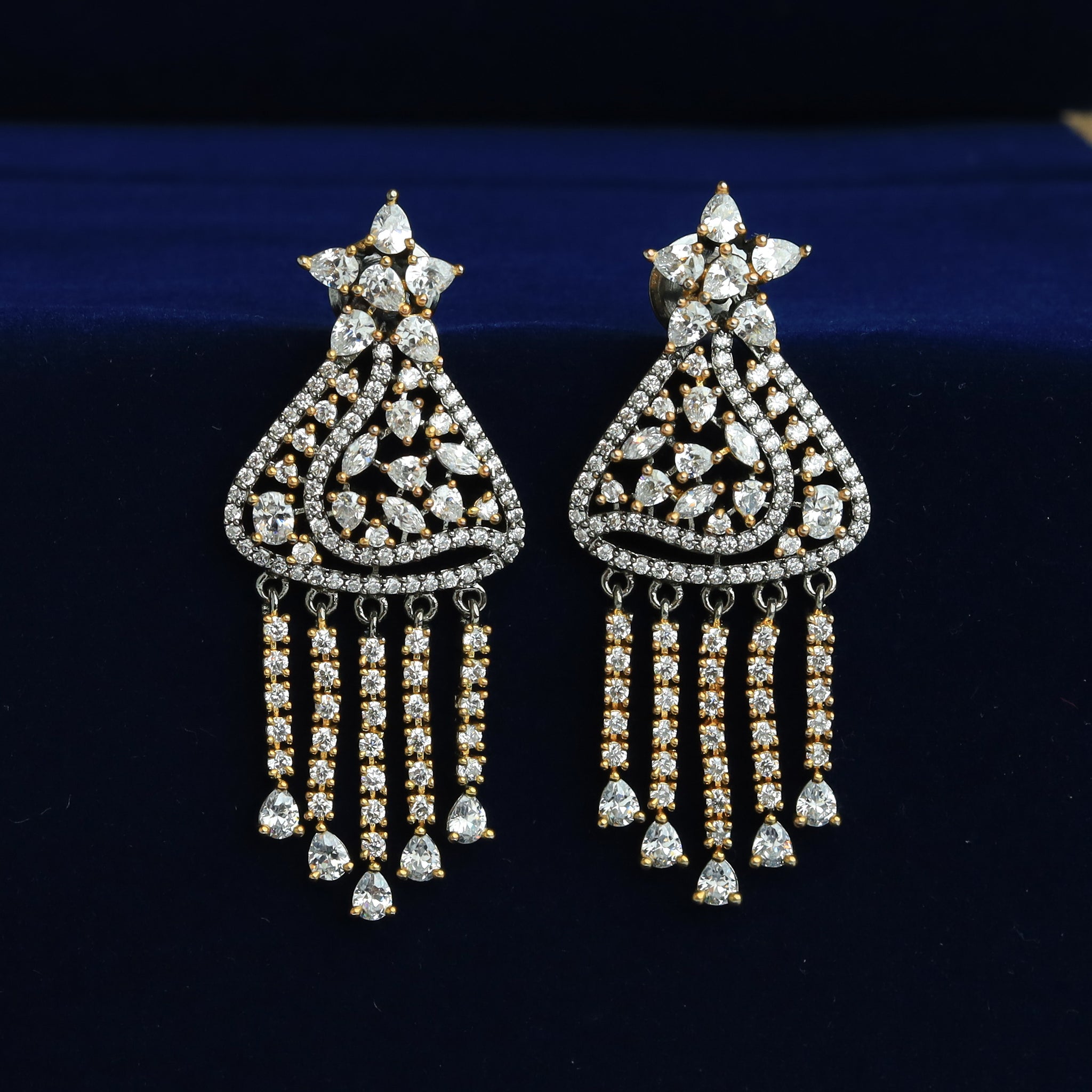 Light Earring Zircon/AD Earring 8828-100