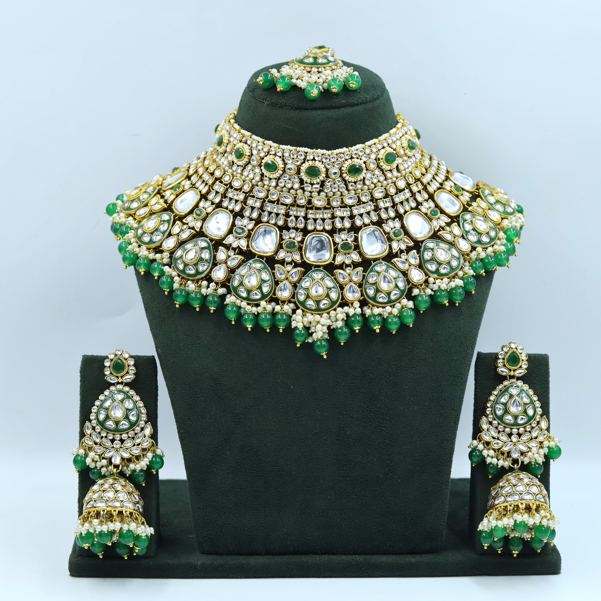 Round Neck Bridal Kundan Necklace Set 15913-28