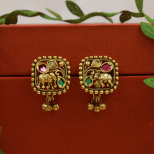 Tops/Studs Antique Earring 22245-31