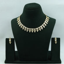 Round Neck Kundan Necklace Set 15612-28
