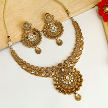Gold Gold Look Necklace Set