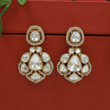 Moissanite Light Kundan Earring 19108-87