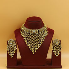 Round Neck Antique Necklace Set 18468-28