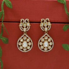 Light Kundan Earring 18795-28