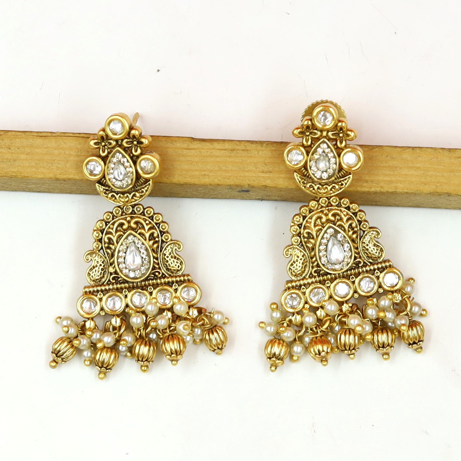 Light Antique Earring 18528-28