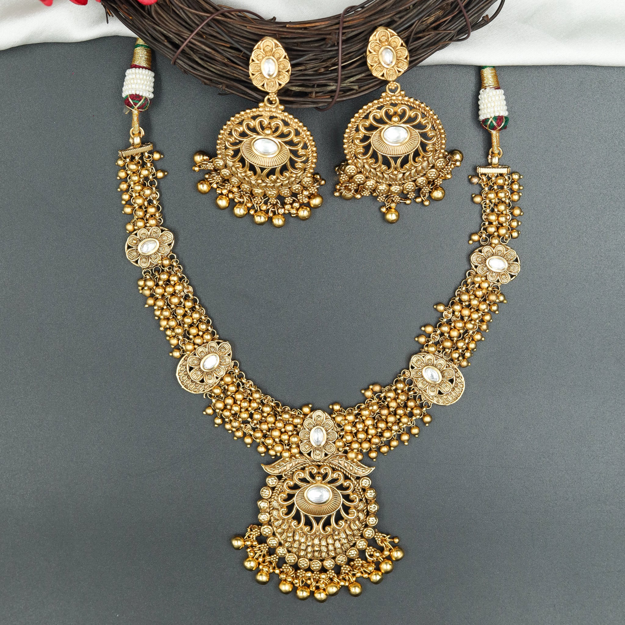 Antique Gold Plated Round Neck Necklace Set 9971-28